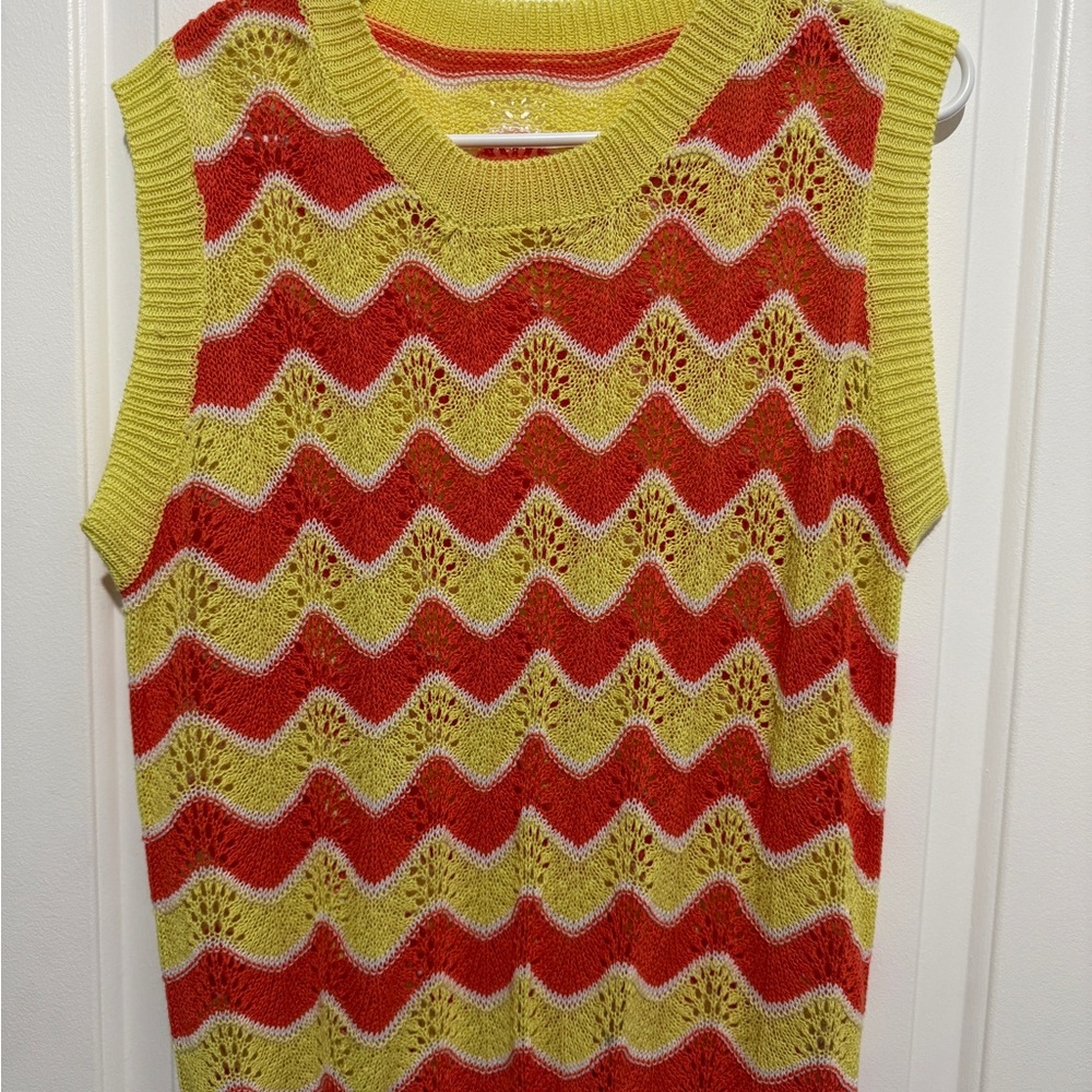 Colorful Wave Pattern Sleeveless Sweater